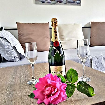 Vrasná Villa Giannis Apartments מראה חיצוני תמונה
