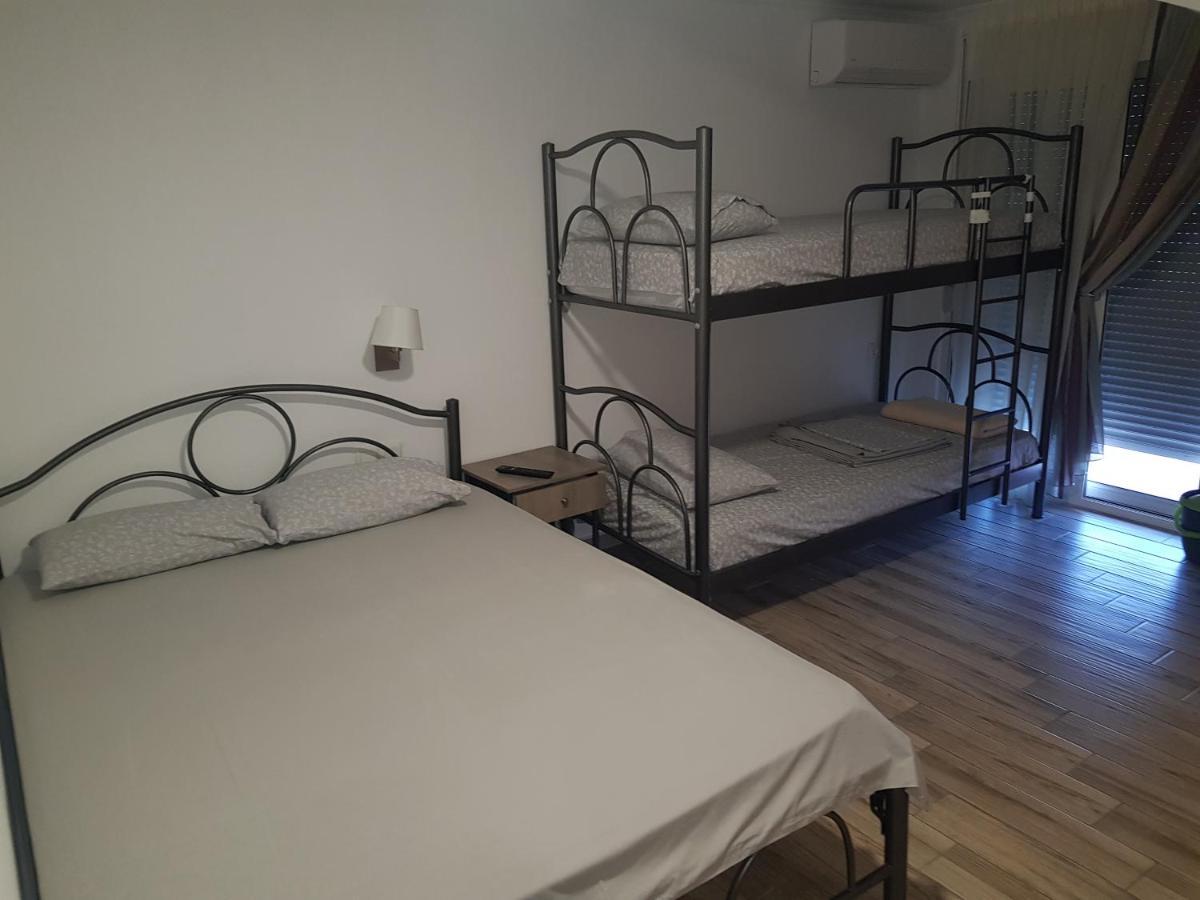 Vrasná Villa Giannis Apartments מראה חיצוני תמונה