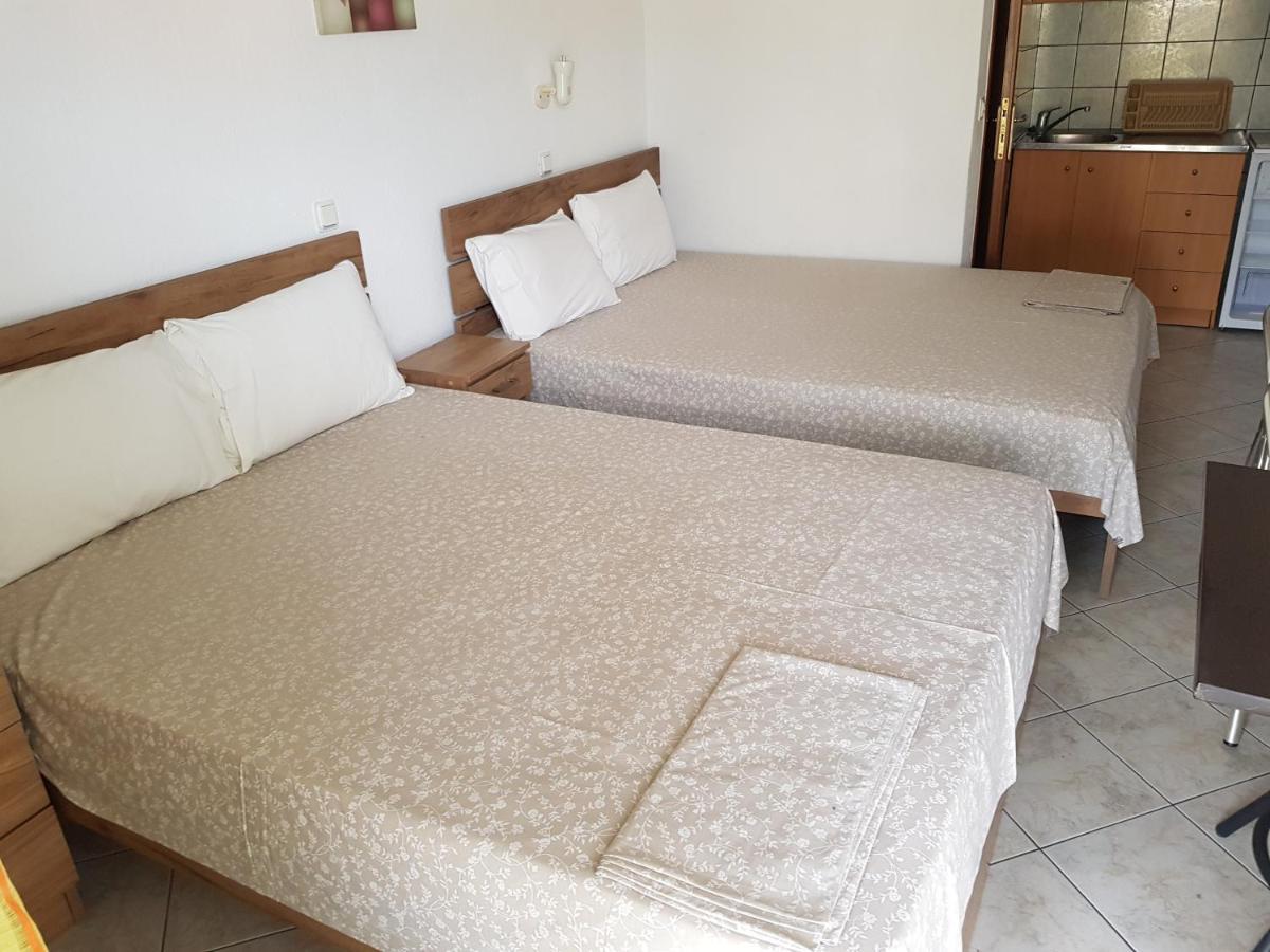 Vrasná Villa Giannis Apartments מראה חיצוני תמונה